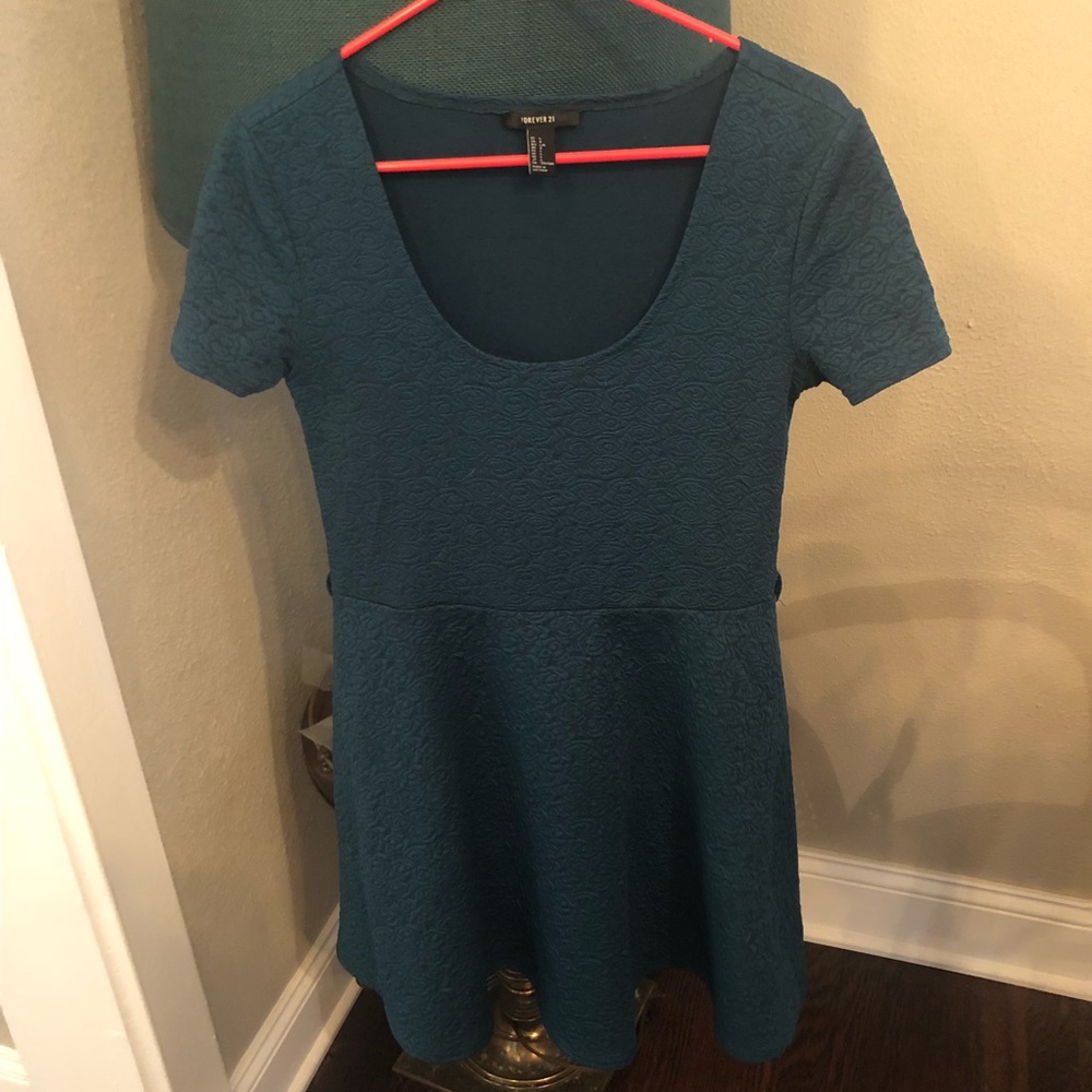Scoop Neck Knee Length Dress